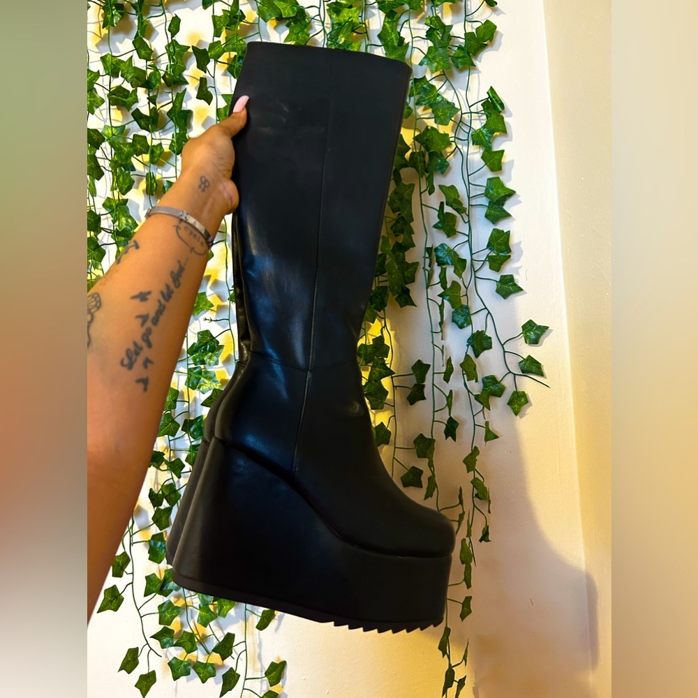 DOLLSKILL PLATFORM BLACK BOOTS! NEVER WORN